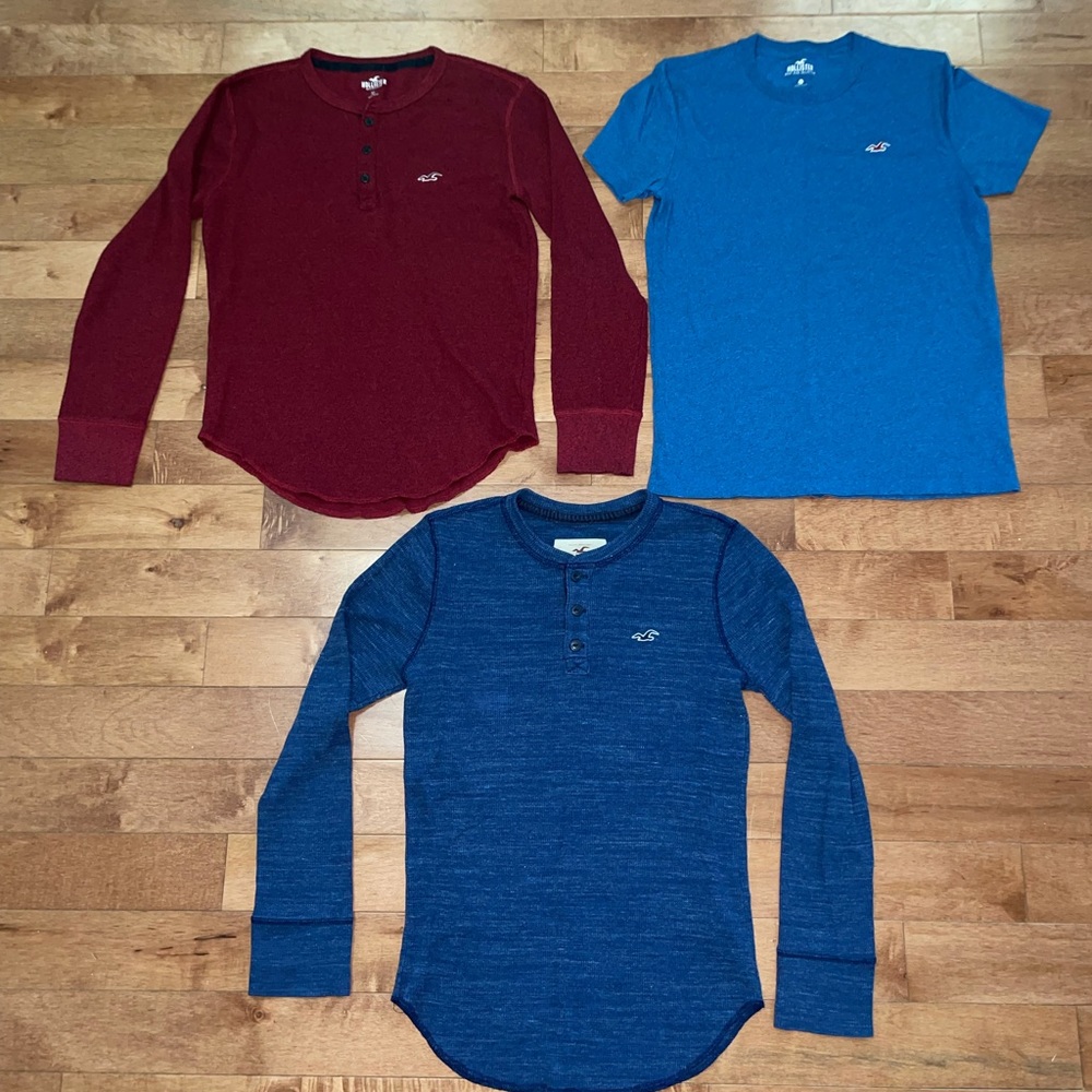 Bundle of 3 Men’s Hollister soft Tees in Sz XS